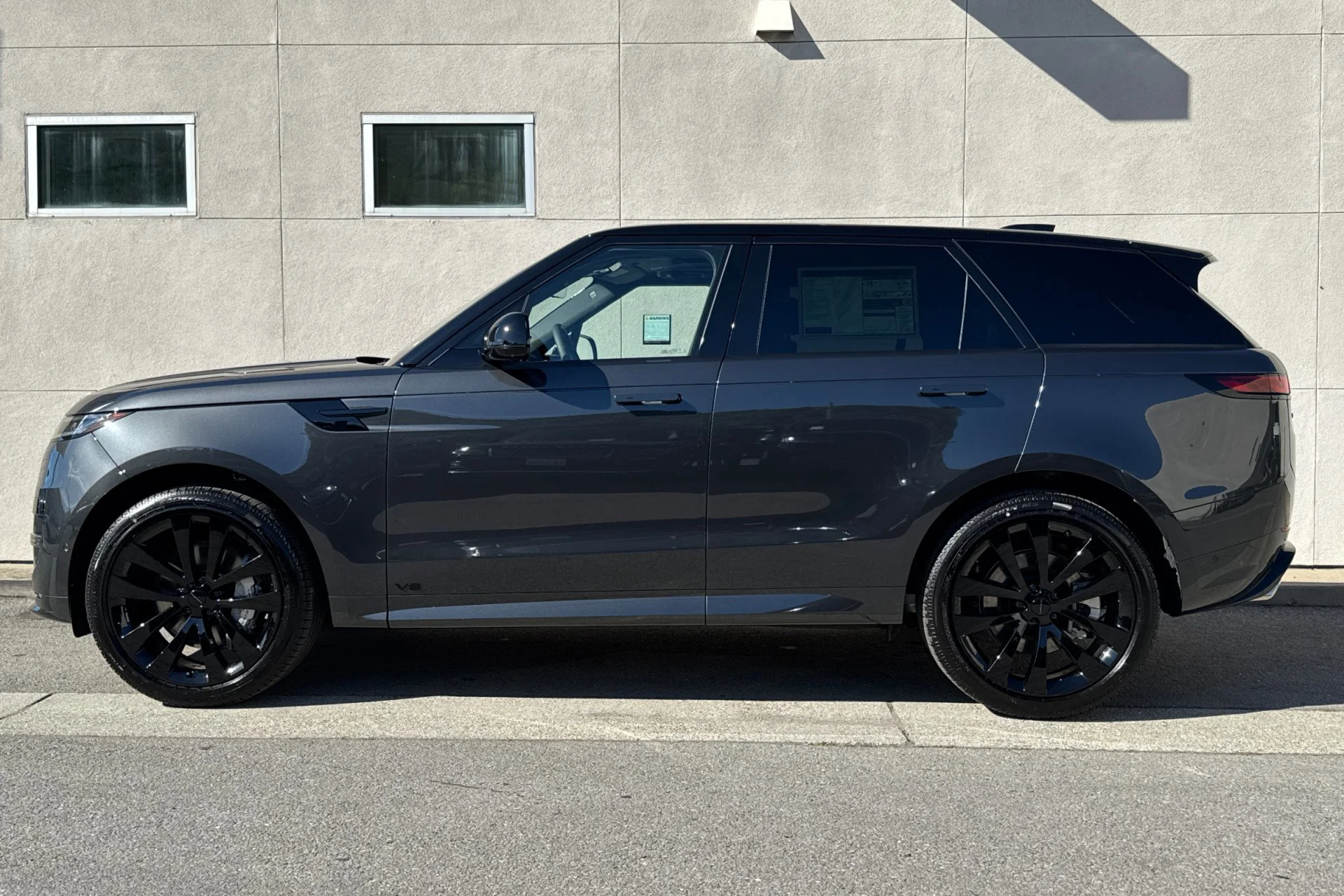New 2026 Carpathian Grey Land Rover Dynamic SE image 5