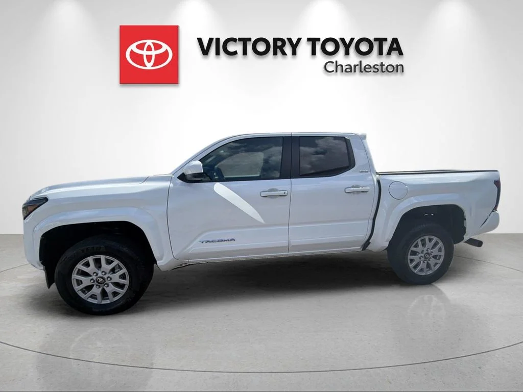 Used 2025 White Toyota SR5 image 2