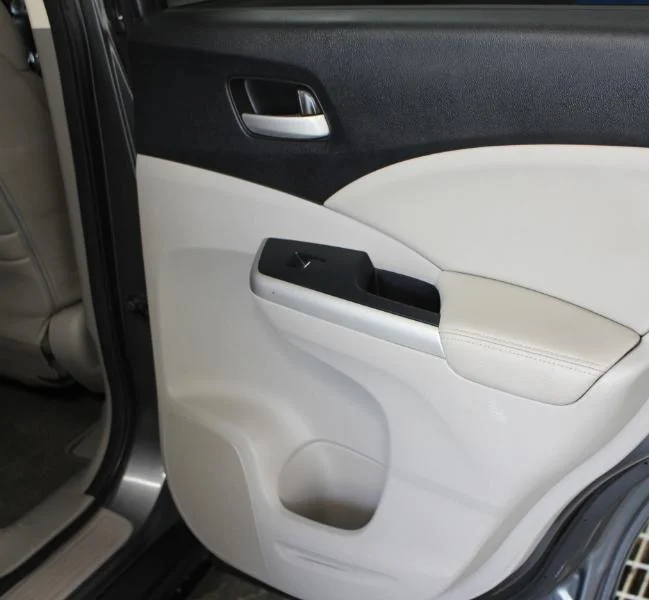 Used 2014 Silver Honda EX-L 2WD 5-Speed AT image 26