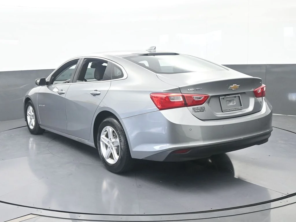 Used 2024 Sterling Gray Metallic Chevrolet LT image 3