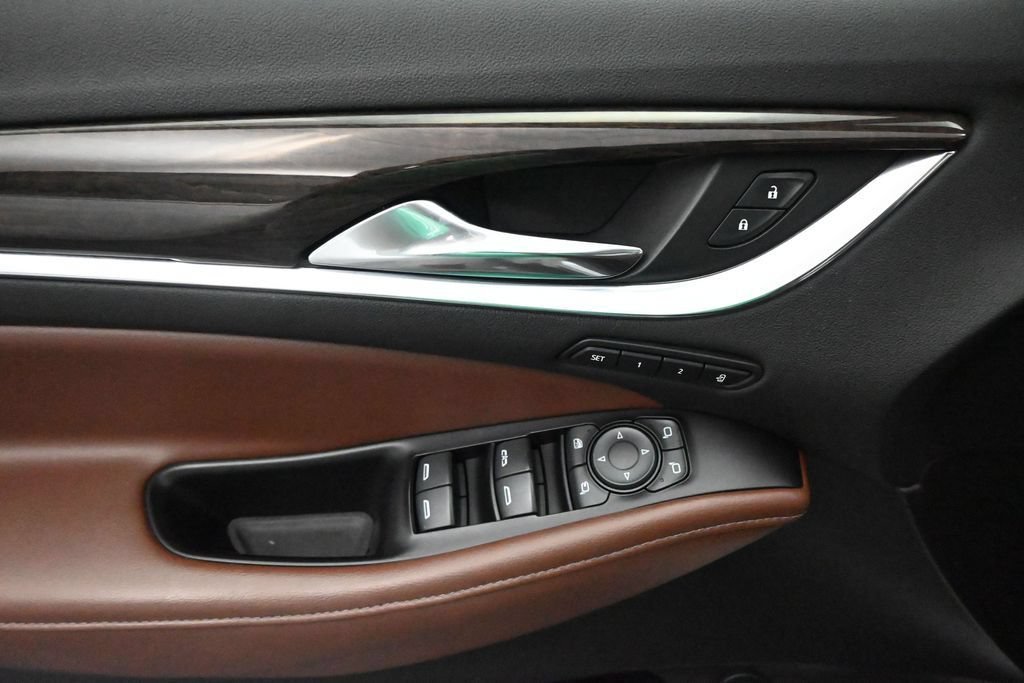 Used 2019 Includes Satin Nickel lower exterior accent color.) Buick Avenir image 8
