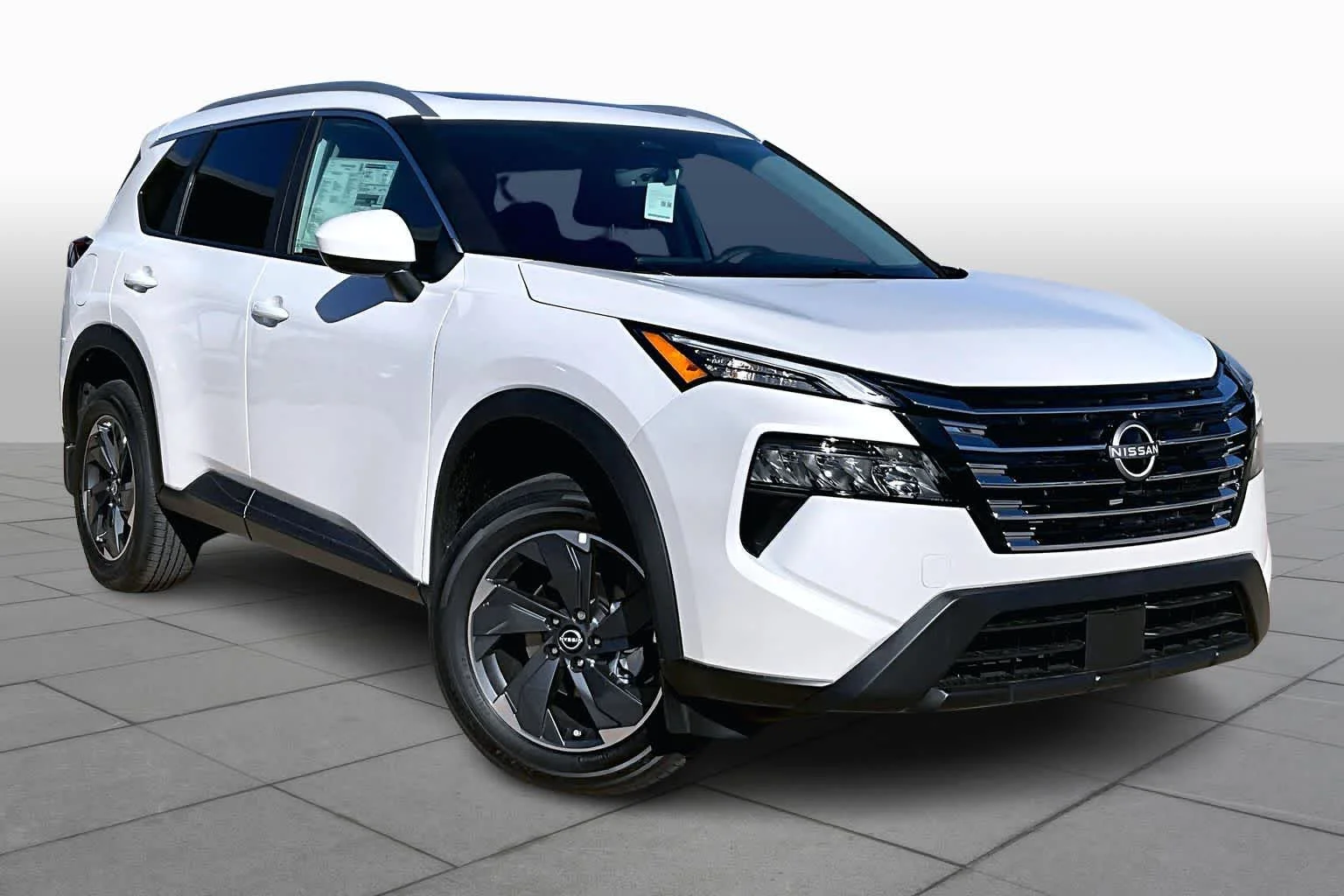 New 2026 Everest White Pearl TriCoat Nissan SV image 2