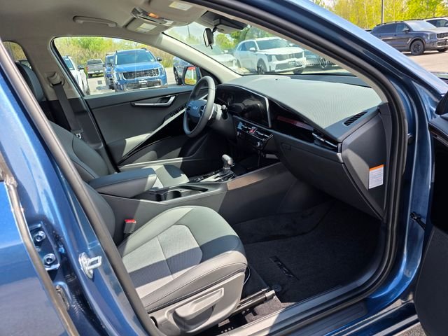 New 2026 Mineral Blue Kia EX image 10