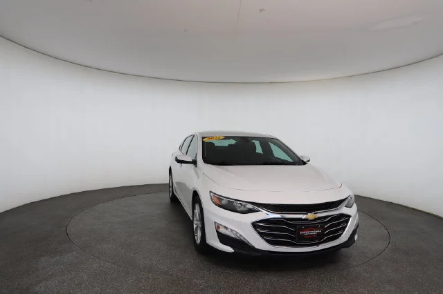 Used 2021 White Chevrolet LT image 29