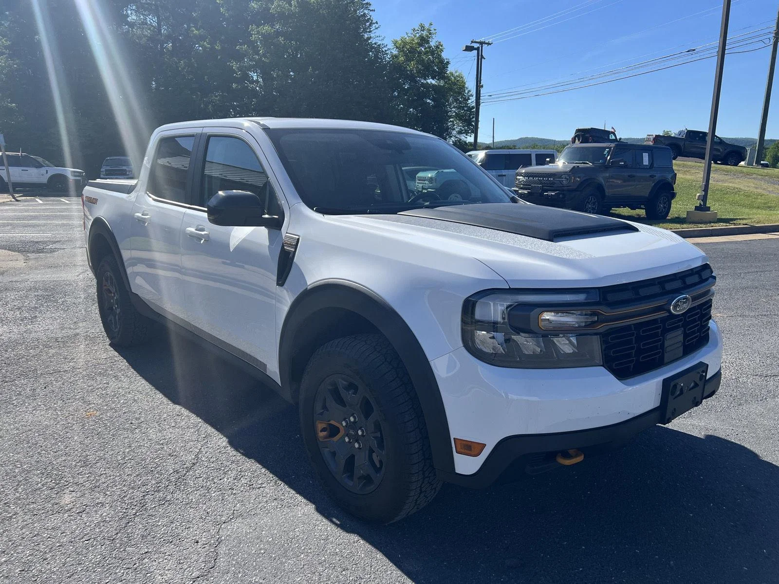 Certified Used 2024 Oxford White Ford Lariat image 9