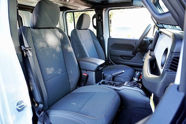 New 2026 Bright White Clear-Coat Exterior Paint Jeep Sport image 18