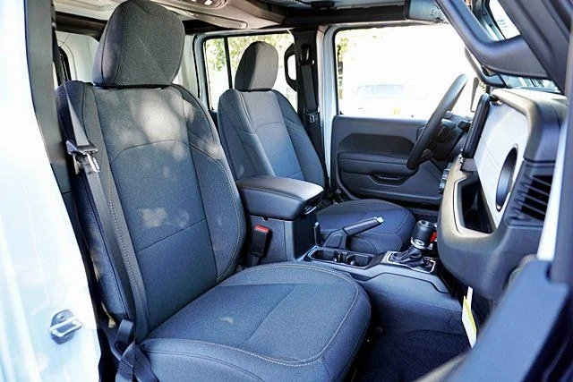 New 2026 Bright White Clear-Coat Exterior Paint Jeep Sport image 18