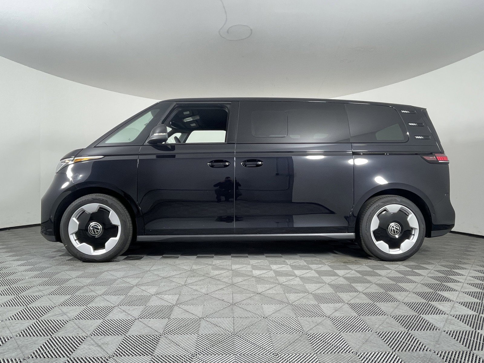 2025 Volkswagen ID. Buzz PRO S - Photo 10