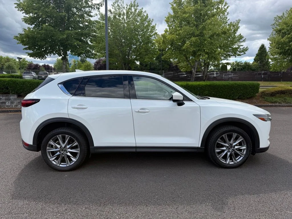 Used 2021 Snowflake White Pearl Mica Mazda Grand Touring image 8