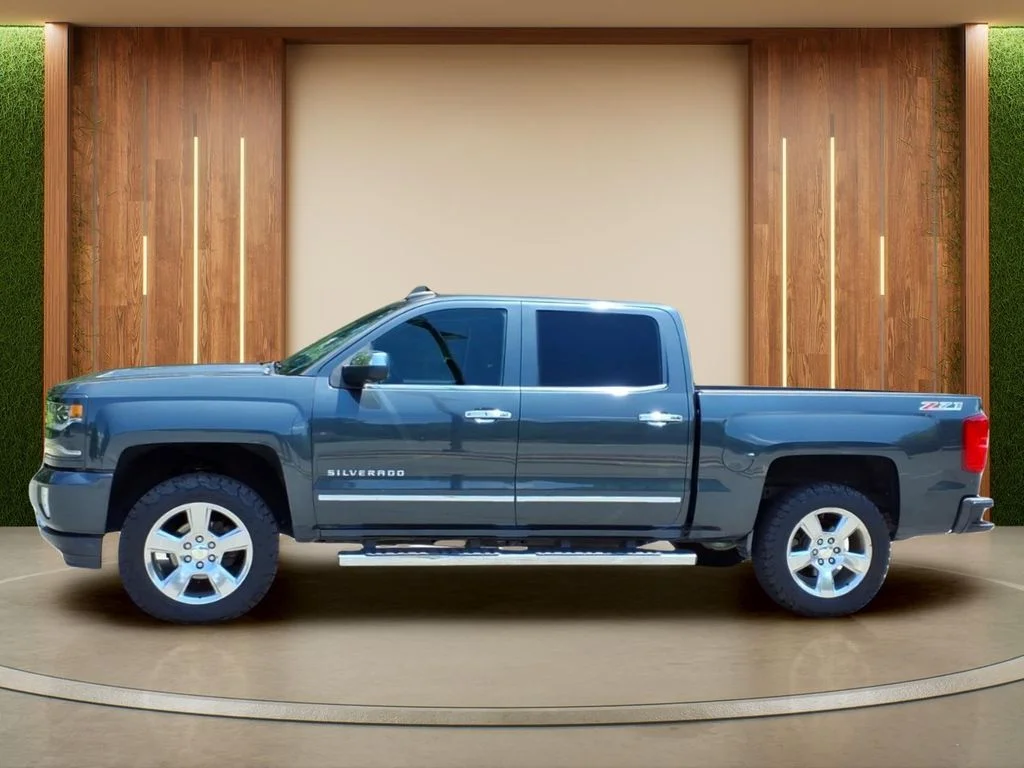 Used 2017 Gray Chevrolet LTZ image 27