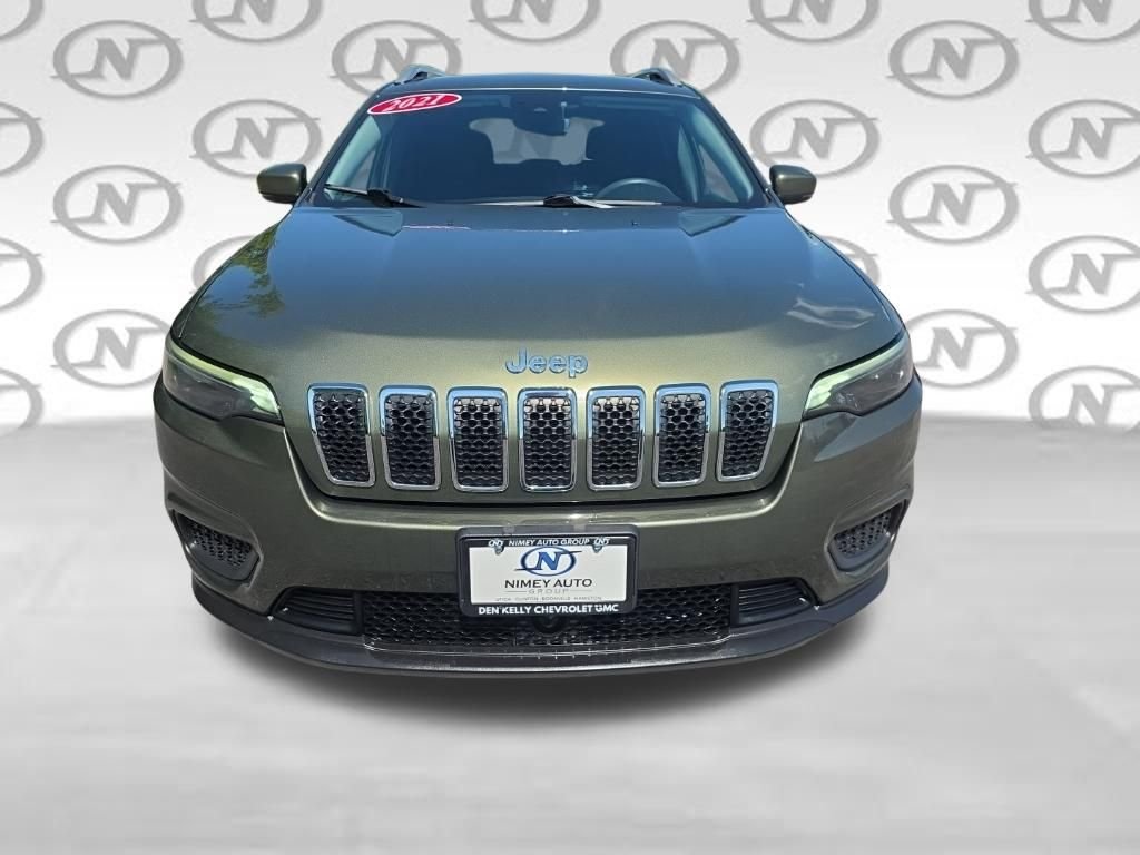 Used 2021 Green Jeep Latitude image 14