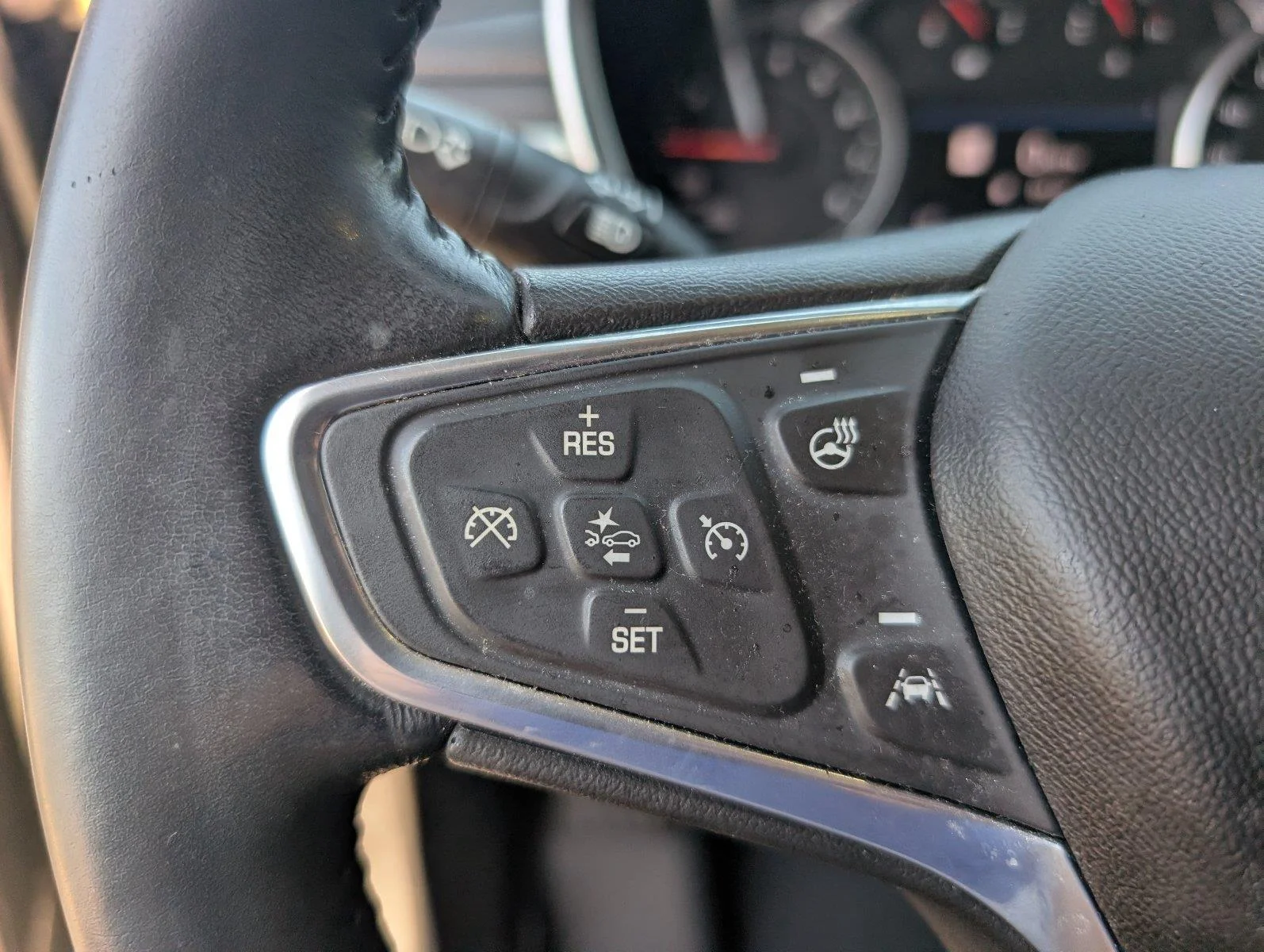 Used 2022 Iron Gray Metallic Chevrolet Premier image 25