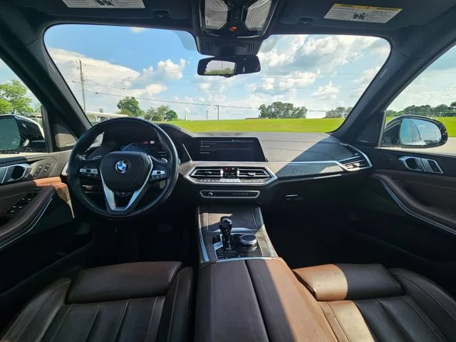 Used 2021 White BMW xDrive40i image 12