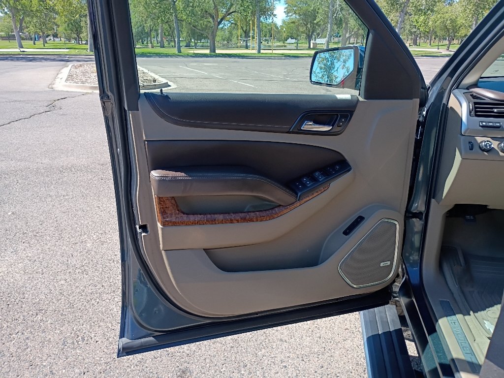 Used 2019 Shadow Gray Metallic Chevrolet Premier image 23