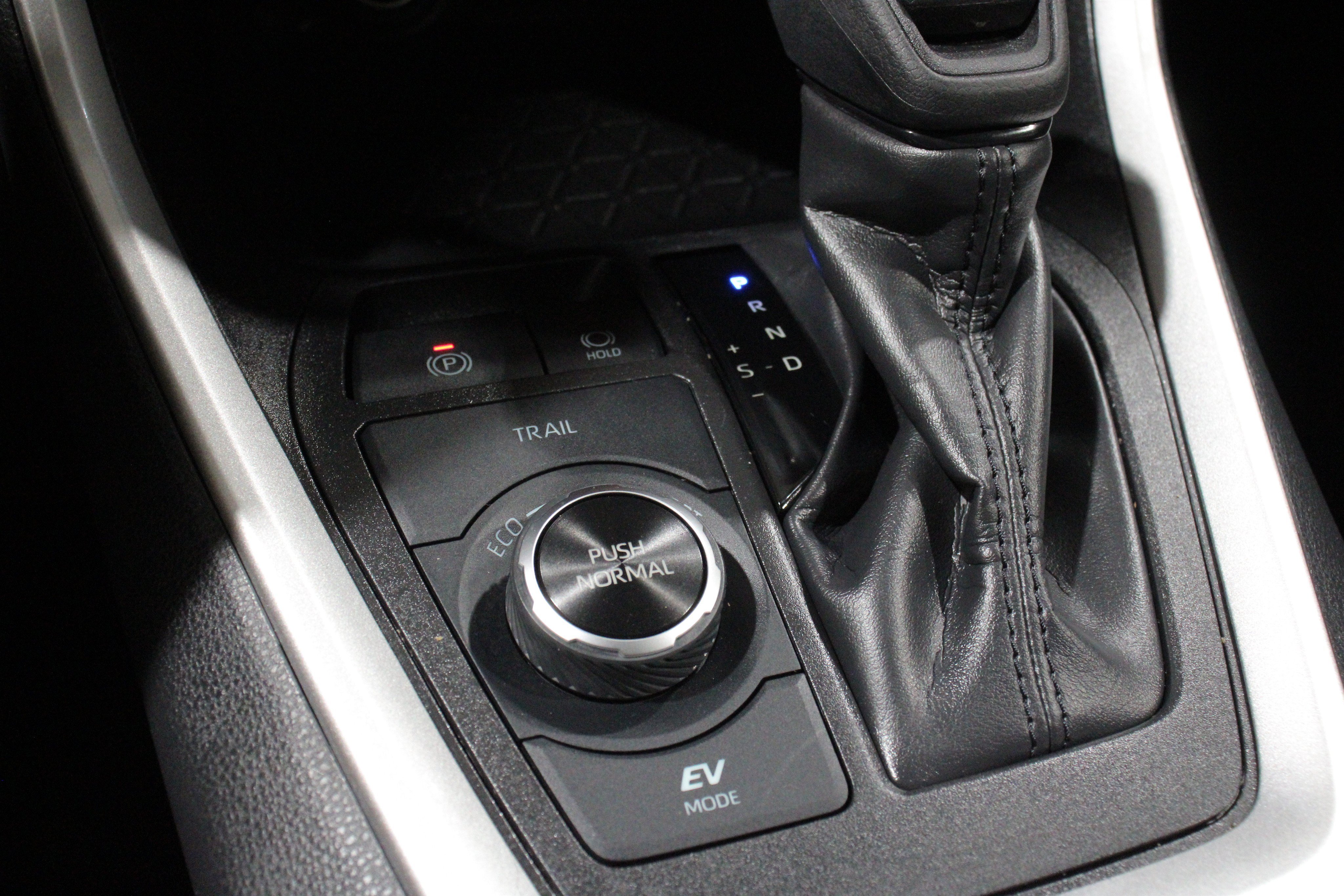 Used 2025 Magnetic Gray Metallic Toyota Hybrid XLE image 21