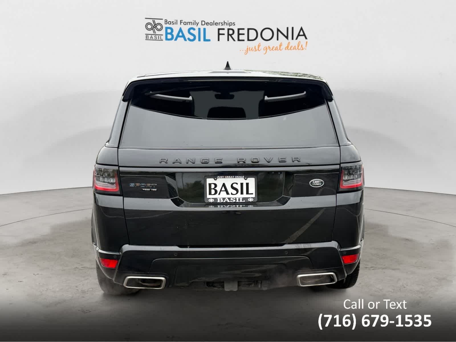 Used 2022 Santorini Black Metallic Land Rover HSE Dynamic image 8