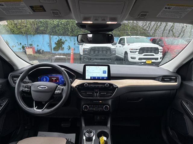 Used 2022 Black Metallic Ford Titanium image 17