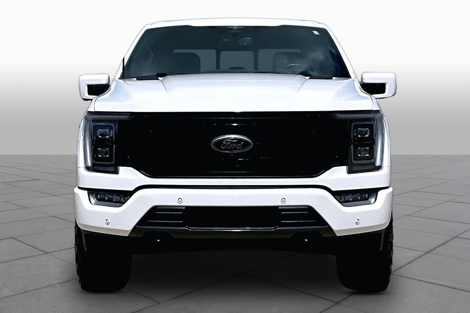 Used 2023 Star White Metallic Tri-Coat Ford LARIAT image 4