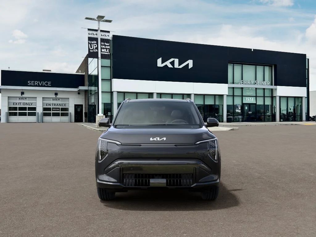 New 2027 Gray Kia GT image 2