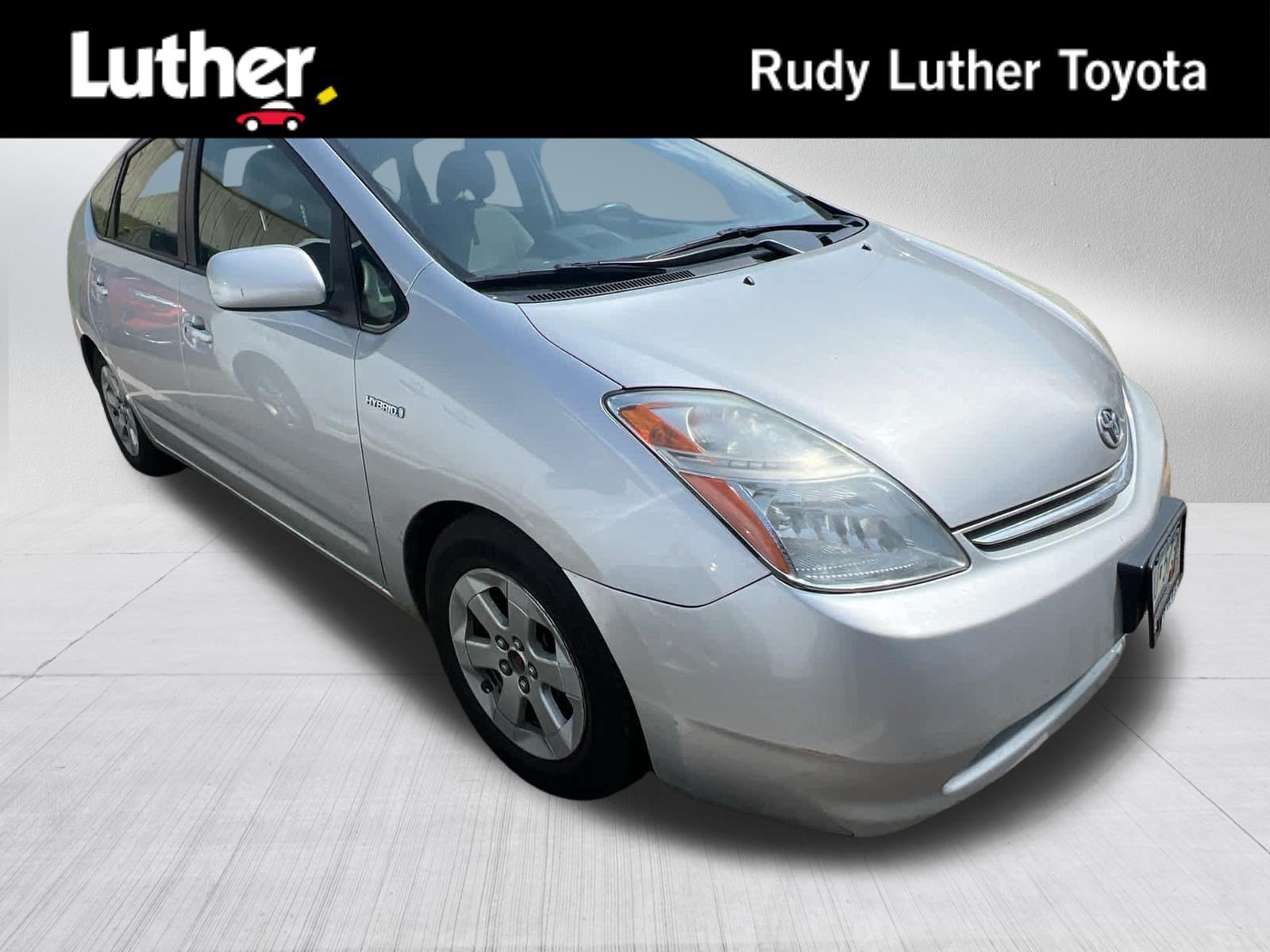Used 2007 Classic Silver Metallic Toyota  image 1