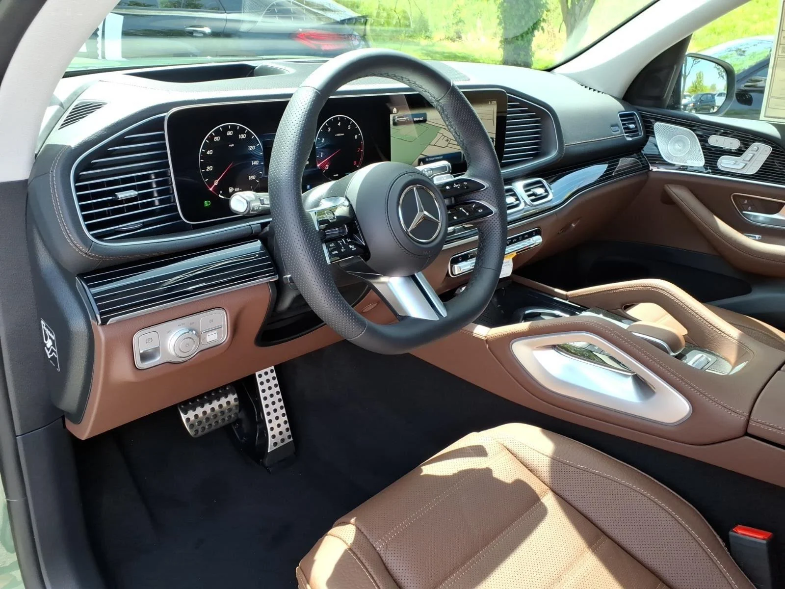 New 2026 MANUFAKTUR Ireland Mid Green Metallic Mercedes-Benz GLS 450 image 29