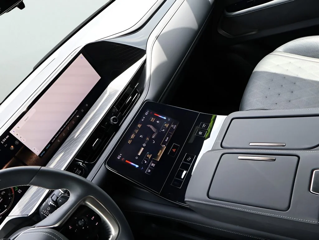 Used 2025 Mineral Black INFINITI AUTOGRAPH image 23
