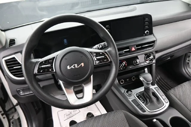 Used 2024 White Kia LX image 26