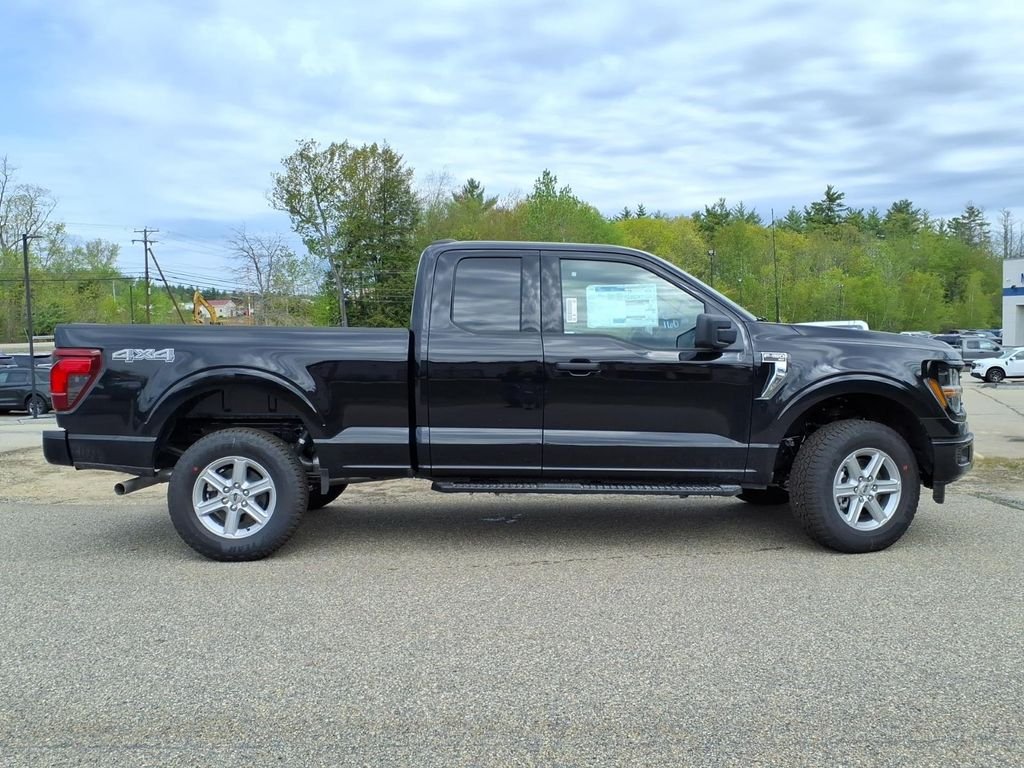 New 2026 Agate Black Metallic Ford XLT image 4