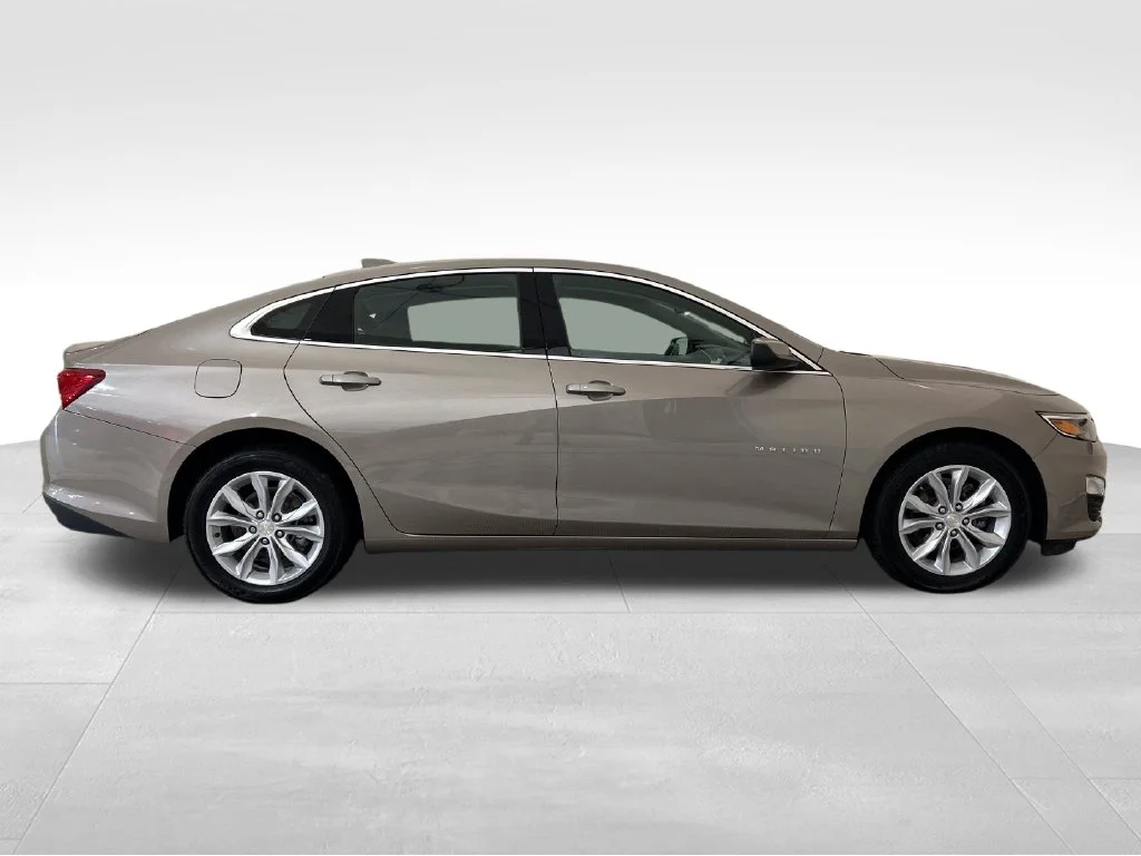 Used 2025 Gray Chevrolet LT image 6