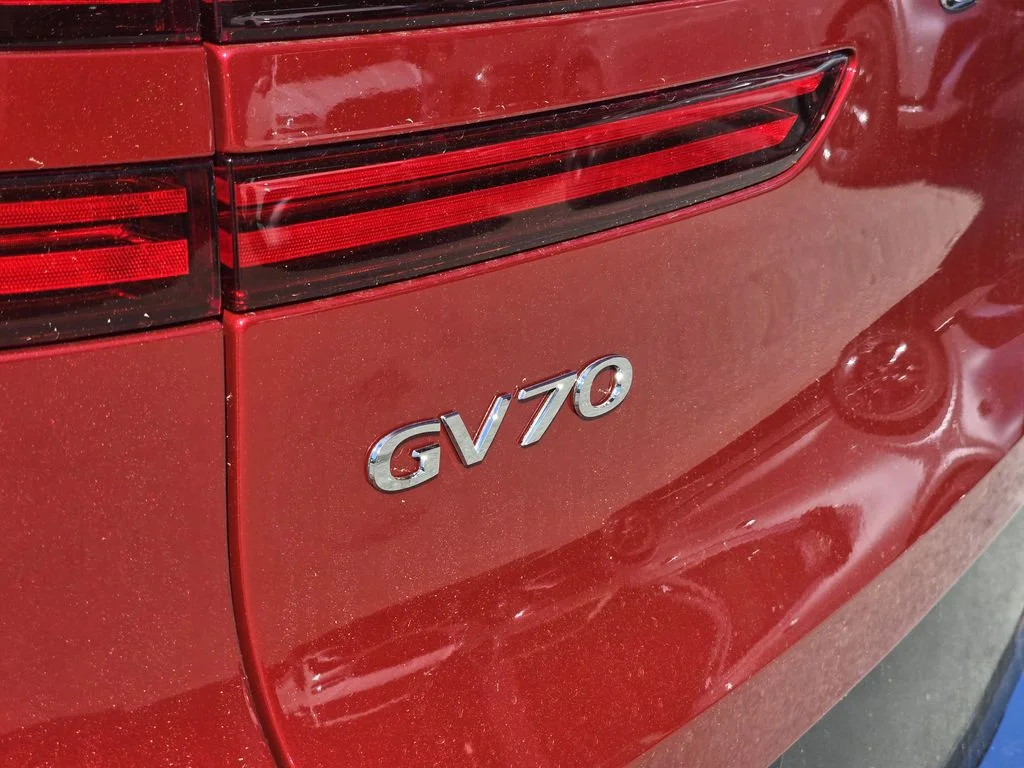 New 2026 Red Genesis 2.5T Advanced image 6