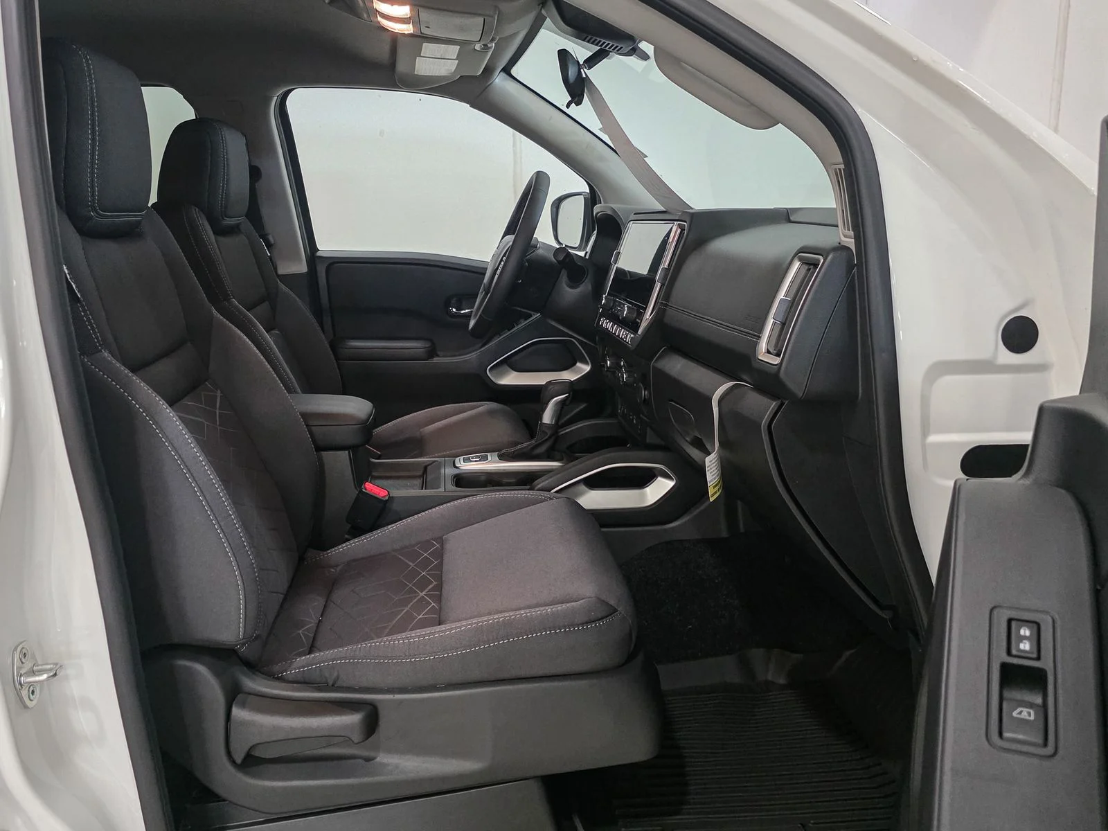 2026 Nissan Frontier SV - Photo 21
