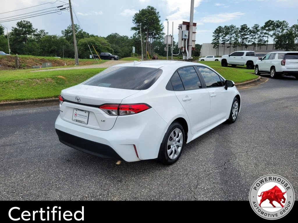 Used 2025 White Toyota LE image 5