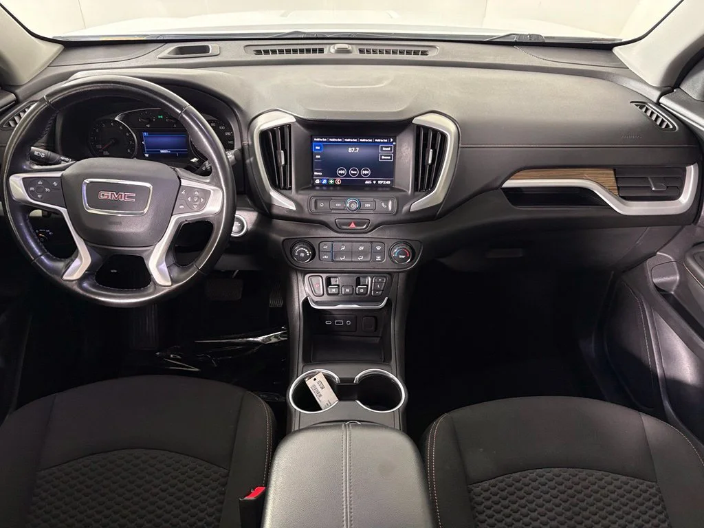 Used 2021 White GMC SLE image 32