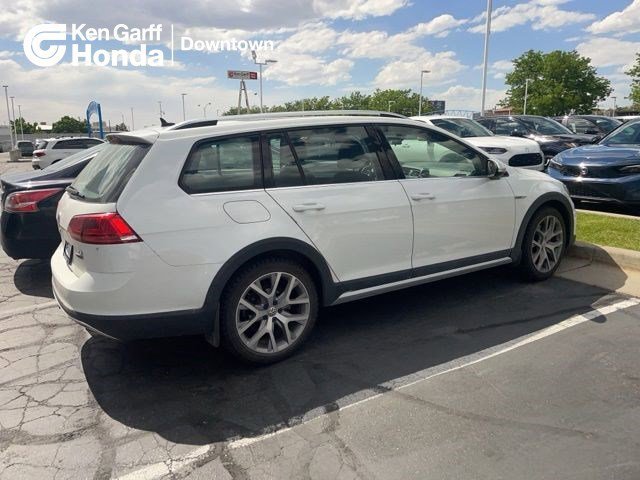2017 Volkswagen Golf Alltrack TSI S 4Motion DSG's photo