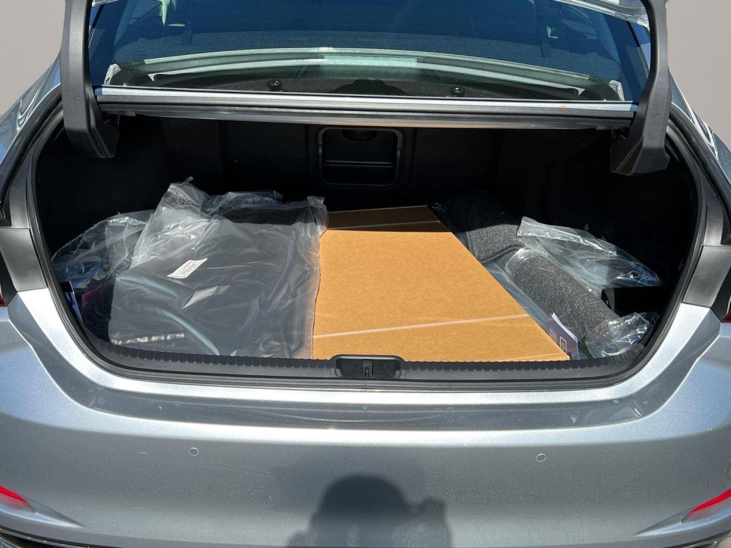 2025 Lexus ES 350 - Photo 13