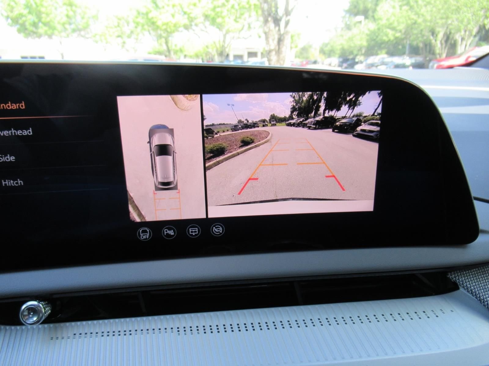 Used 2025 White Cadillac Luxury 2 image 31