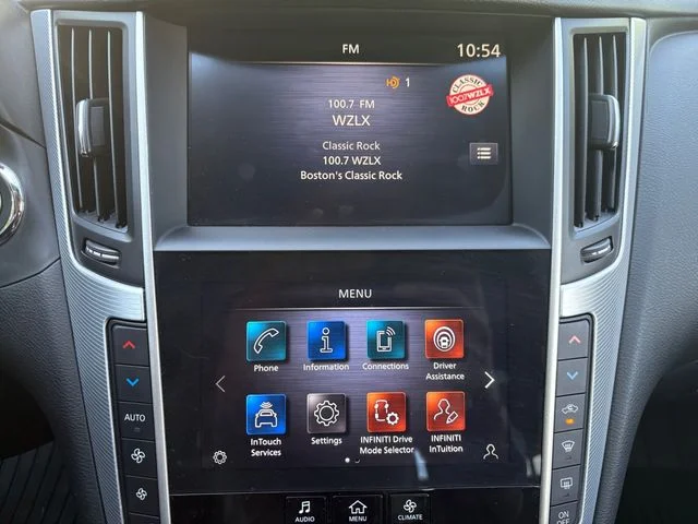 Used 2023 Red INFINITI LUXE image 19