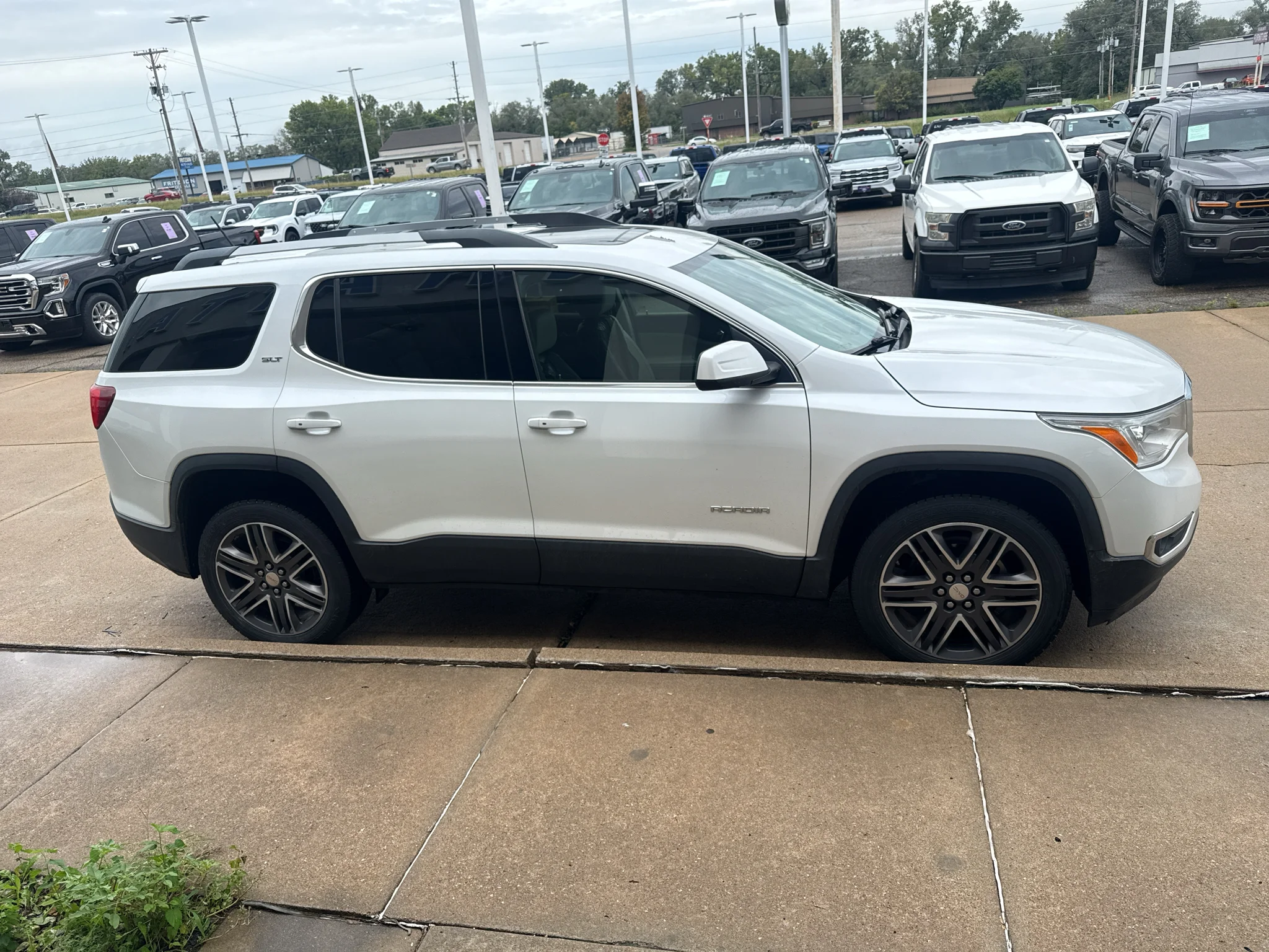 Used 2019 White Frost Tri-Coat GMC SLT image 5