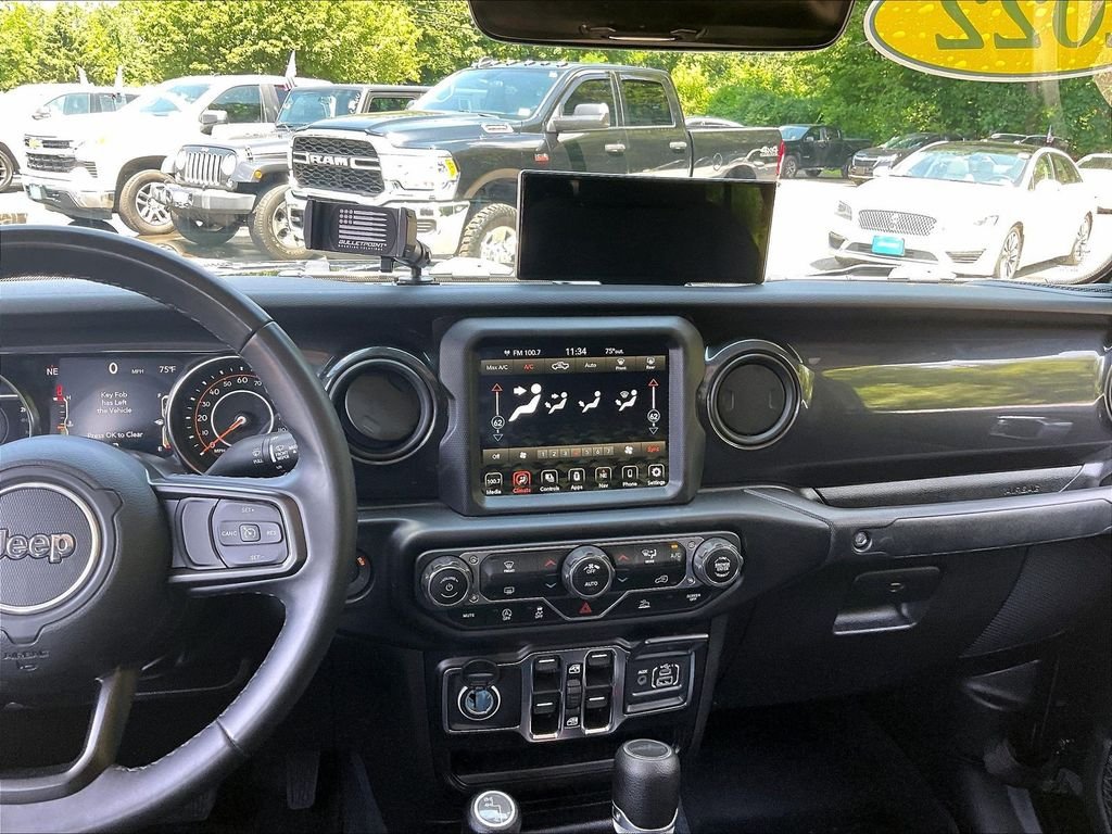 Used 2022 Black Jeep Sport image 16