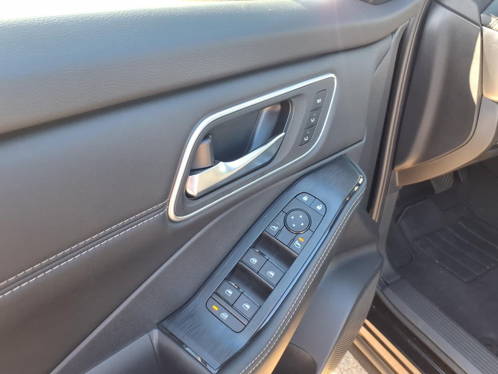 2026 Nissan Rogue Platinum Black at Robbins Nissan