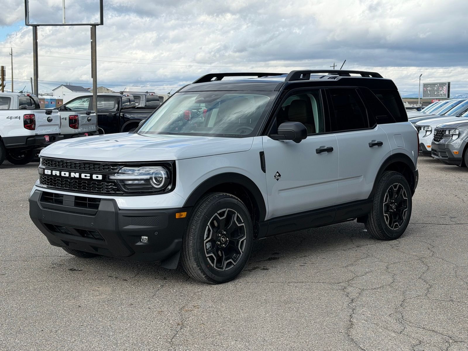 New 2026 Space White Metallic Ford Outer Banks® image 10