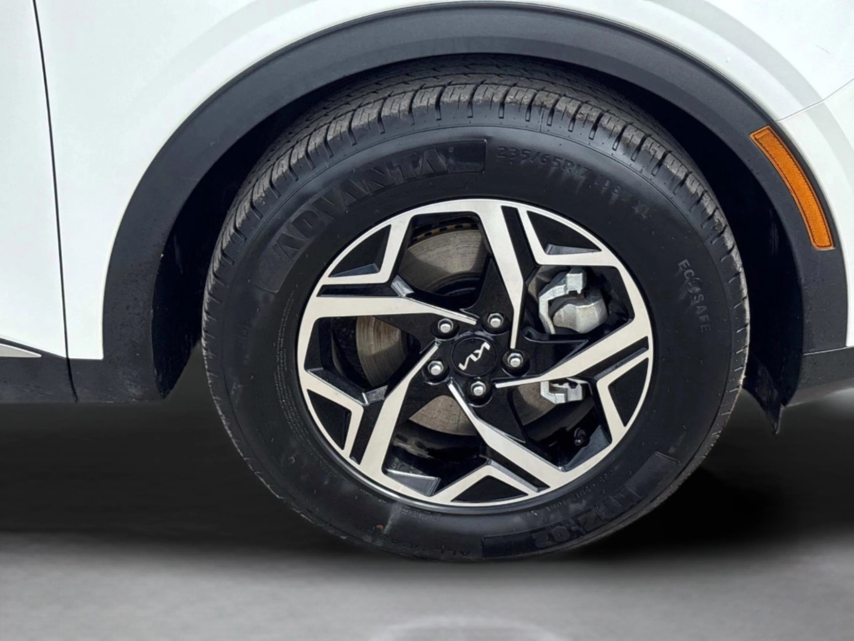 2024 Kia Sportage LX - Photo 9