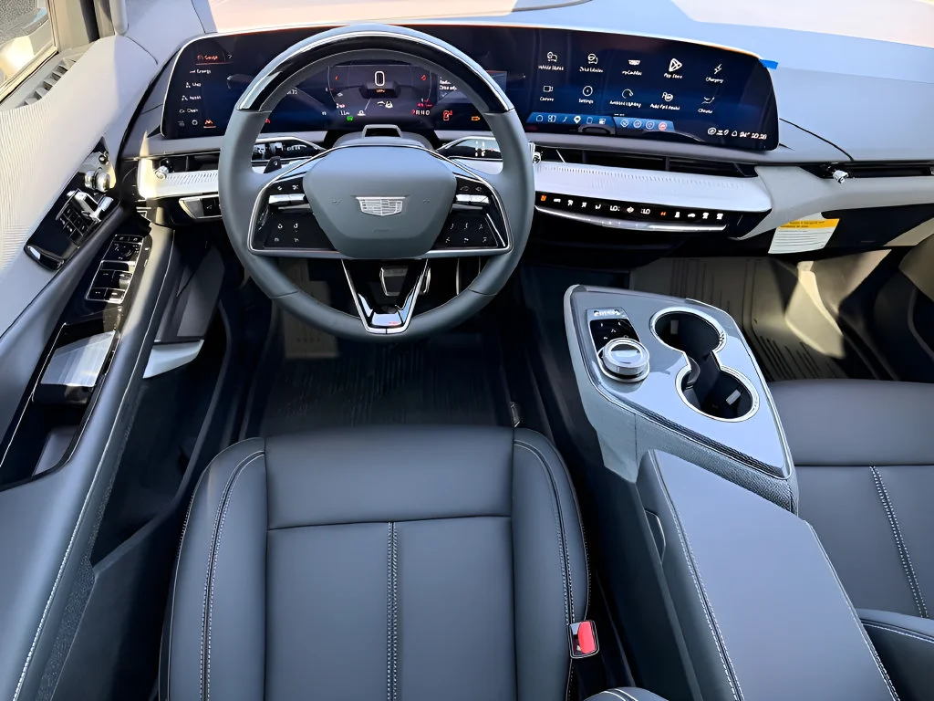 2027 Cadillac OPTIQ Sport - Photo 23