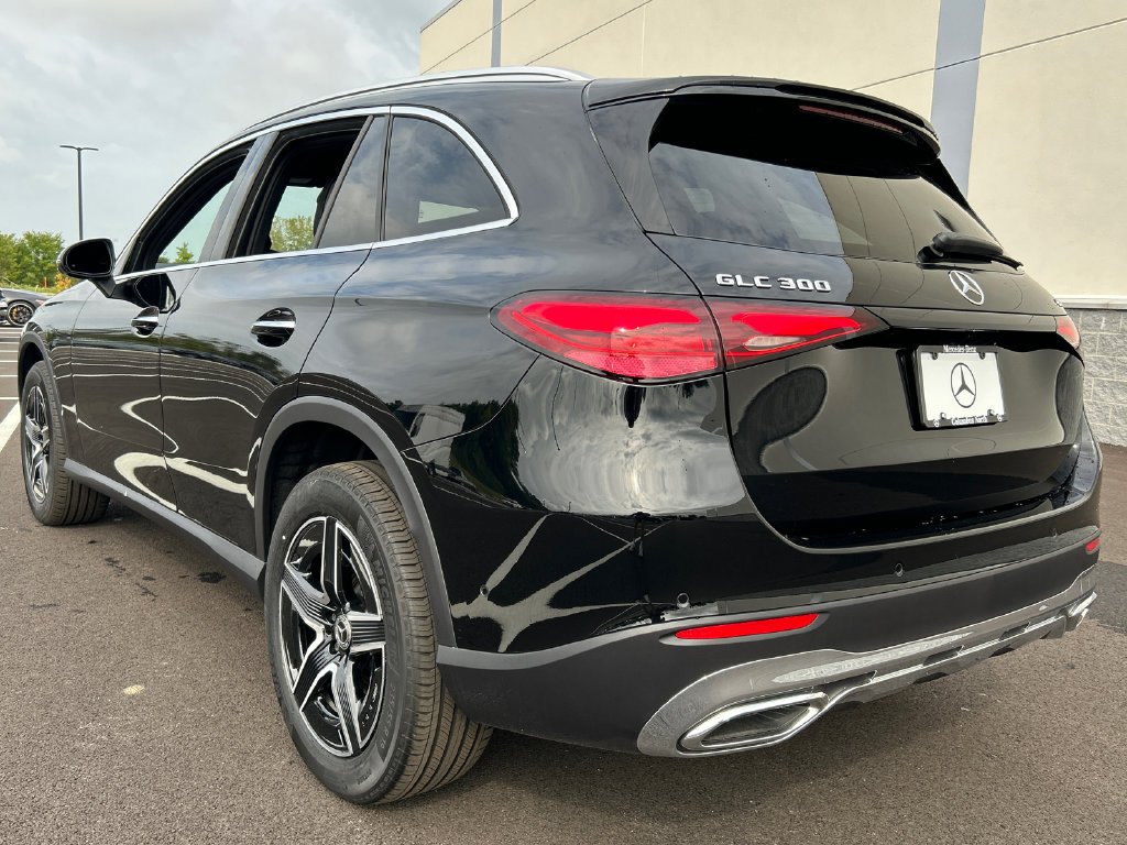 New 2026 Black Mercedes-Benz GLC 300 image 41