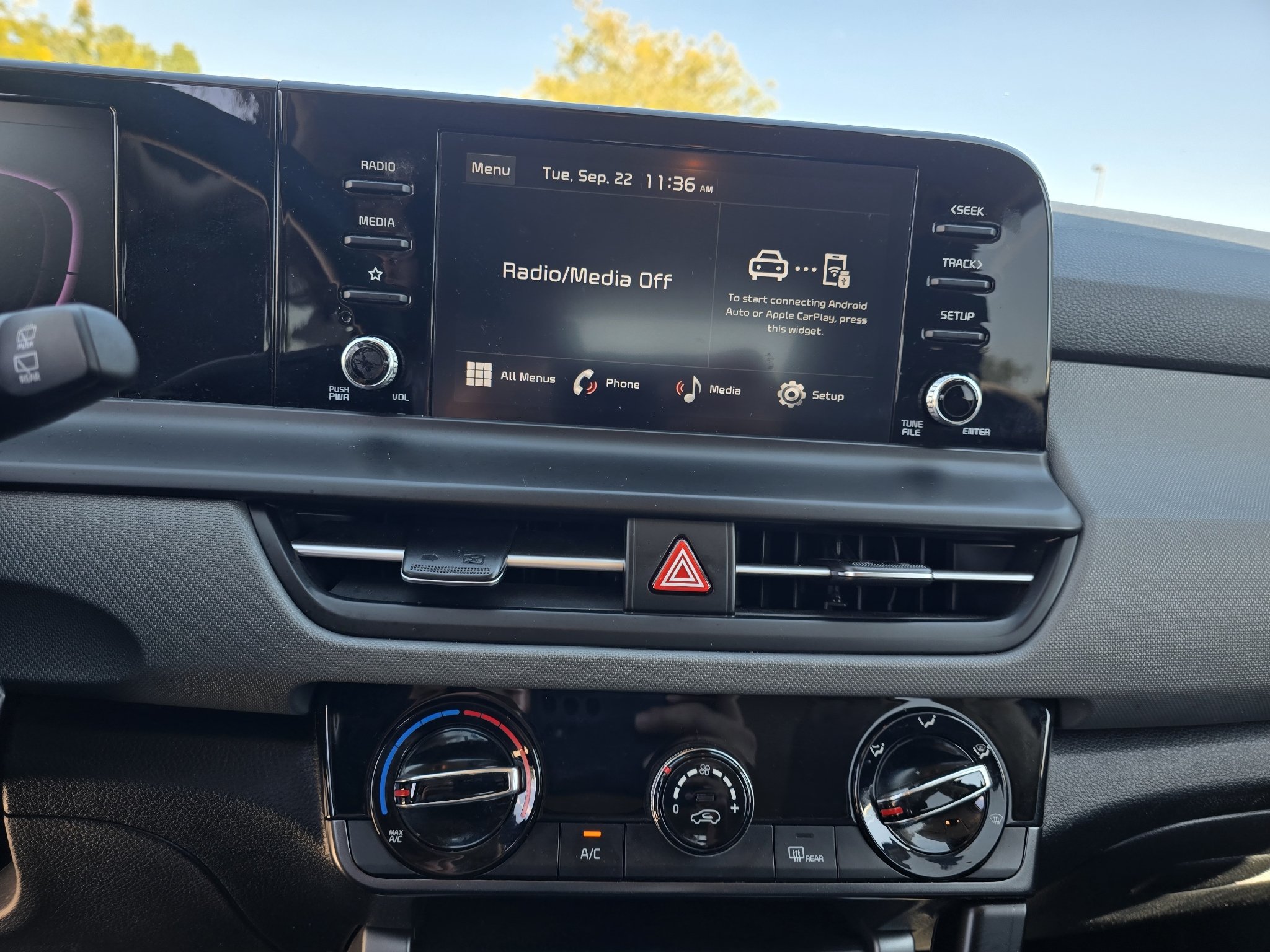Used 2024 Fusion Black Kia LX image 22