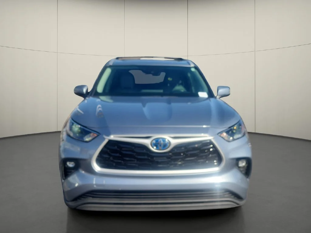 Used 2022 Blue Toyota XLE image 2