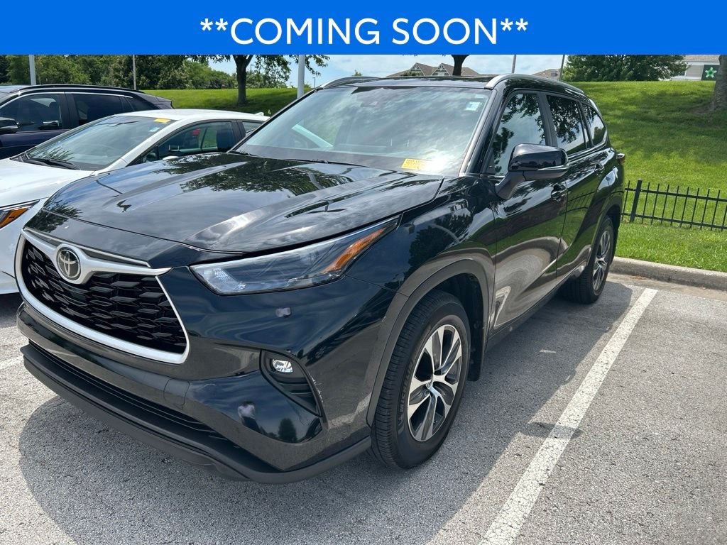Used 2024 Black Toyota XLE image 1