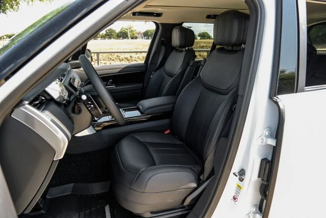 New 2026 Fuji White Land Rover SE image 43