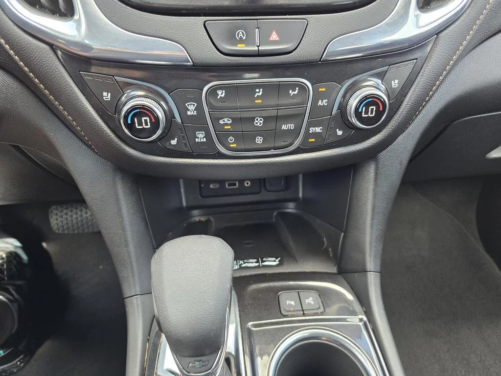 Used 2023 Iridescent Pearl Tricoat Chevrolet Premier image 16
