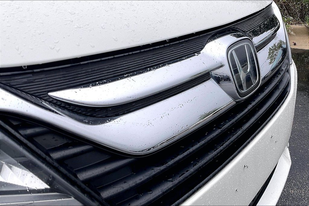 Used 2019  Honda EX image 32